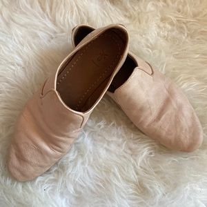 Frye beige loafers